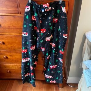 Old Navy Black Flannel Pajama Pants with Christmas Caravan Pattern 4X